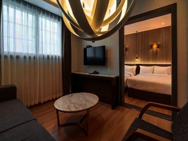 גאוז'ה Stubborn Hotel מראה חיצוני תמונה